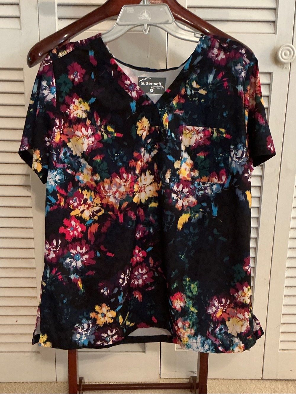 butter-soft Women's V-Neck Short Sleeve Floral Blouse in Black Multi